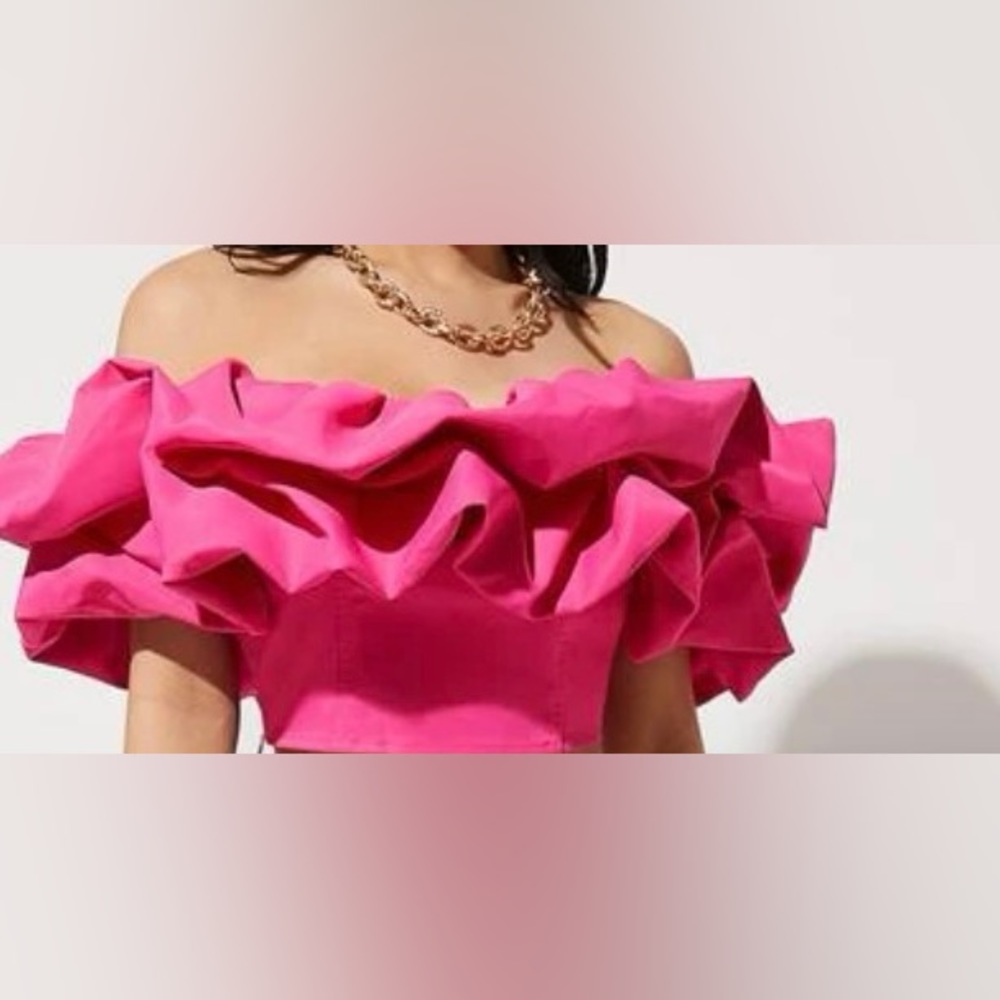 Off shoulder ruffle trim crop top, size large color pink